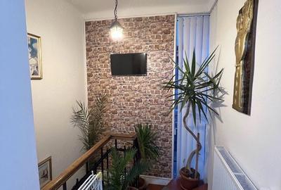 Casă cu 2 camere cu Teren 80 Mp în Central