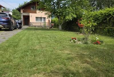 Casă cu 5 camere în Exterior Vest
