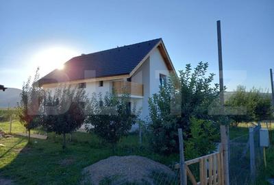 Casă individuală cu 4 camere cu Teren 692 Mp în Mihai Viteazu - 2