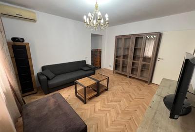 Apartament cu 3 camere semidecomandat, mobilat în Gara de Nord