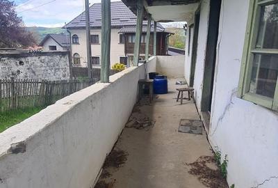 Casă cu 2 camere cu Teren 685 Mp în Mălureni - 1