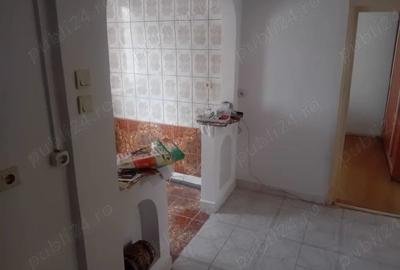 Apartament cu 3 camere decomandat în Precista