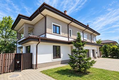 Duplex cu 7 camere cu Canalizare în Pipera