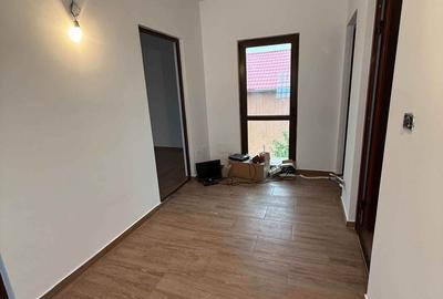 Casă cu 4 camere cu Canalizare în Chercea