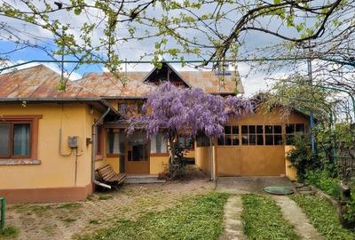 Casă cu 2 camere cu Teren 810 Mp în Central