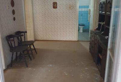 Casă cu 3 camere cu Teren 1198 Mp în Central