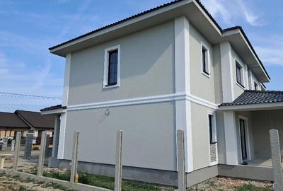 Casă cu 4 camere cu Teren 300 Mp în Moșnița Nouă - 3