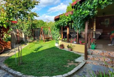 Casă cu 7 camere cu Teren 316 Mp în Central