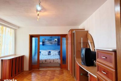 Apartament cu 3 camere în Decebal