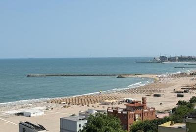 Apartament cu 3 camere decomandat în Faleza Nord