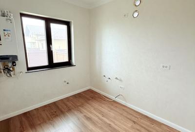 Casă cu 4 camere cu Teren 300 Mp în Central