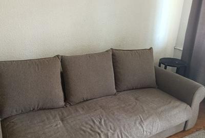 Apartament cu 2 camere semidecomandat în Berceni