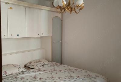 Apartament cu 3 camere semidecomandat în Central - 1