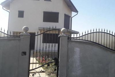 Casă cu Teren 520 Mp în Central