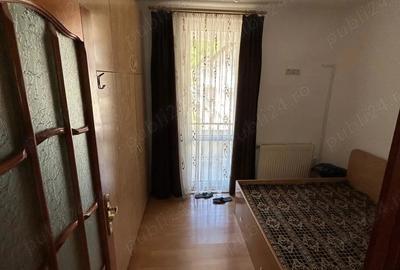 Apartament cu 4 camere decomandat în Bicaz