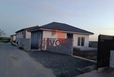 Casă individuală cu 3 camere cu Canalizare în Sânandrei - 1