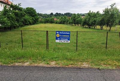 Teren Construcții intravilan de 2560 mp, în Nord