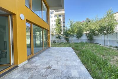 Apartament cu 3 camere decomandat în Domenii