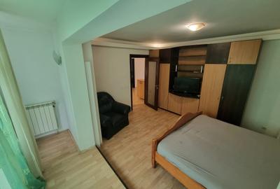 Apartament cu 4 camere decomandat în Tătărași