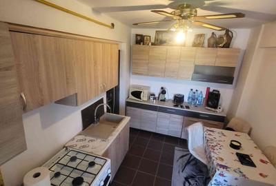 Apartament cu 2 camere decomandat în Șerbănești - 3