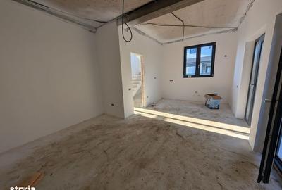 Casă cu 4 camere cu Teren 740 Mp în Hemeiuș - 1