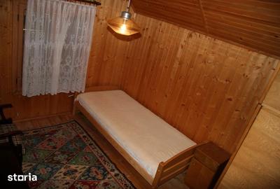 Casă cu 5 camere cu Teren 6000 Mp în Bârla