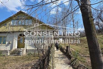 Casă cu Teren 2200 Mp în Izvoru (Tisău)