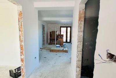 Duplex cu 5 camere cu Canalizare în Moșnița Nouă - 3