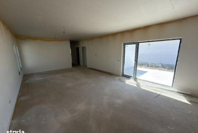 Casă cu 4 camere cu Teren 420 Mp în Central