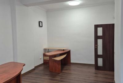 Spațiu comercial, de 58 mp, în Central - 1