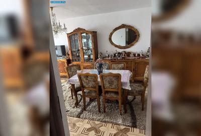 Apartament cu 4 camere decomandat, mobilat în Central