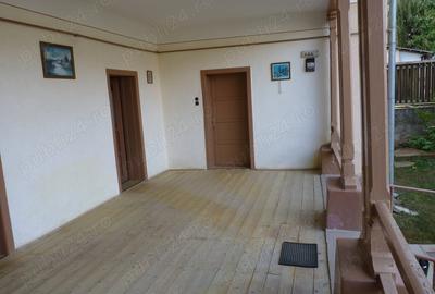 Casă cu 7 camere cu Teren 1277 Mp în Geoagiu-Băi