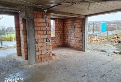 Casă cu 4 camere cu Teren 350 Mp în Unirii