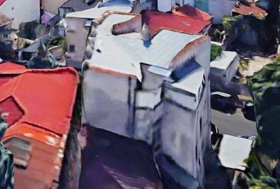 Casă cu 4 camere cu Teren 100 Mp în Central - 1