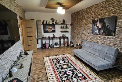 Apartament cu 2 camere decomandat, mobilat în Titan