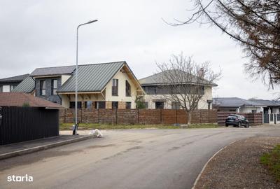 Teren de 467 mp, în Stupini - 2