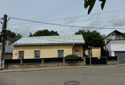 Casă cu 4 camere în Central - 2