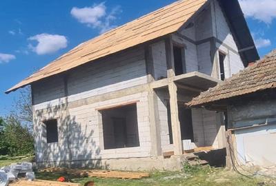 Casă cu Teren 18000 Mp în Central - 3