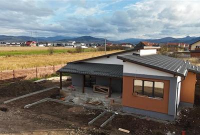 Casă individuală cu 4 camere cu Teren 500 Mp în Tărlungeni - 1