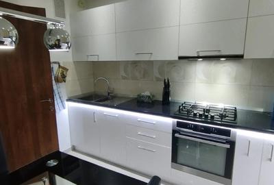 Apartament cu 2 camere decomandat în Decebal - 1