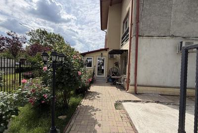 Casă cu 4 camere în Șișești - 1