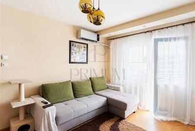 Apartament cu 3 camere semidecomandat, mobilat în Lipovei