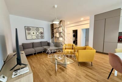 Apartament cu 2 camere decomandat, mobilat în Central