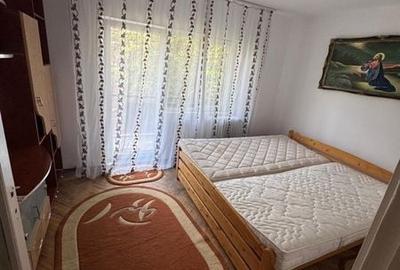 Apartament cu 3 camere decomandat în Micro 16