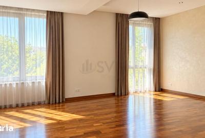 Apartament cu 4 camere în Central