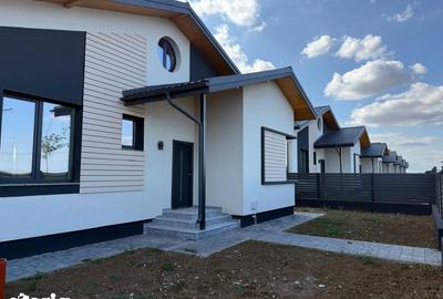 Casă cu 4 camere cu Teren 440 Mp în Frumușani