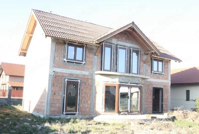 Casă cu Teren 500 Mp în Urseni