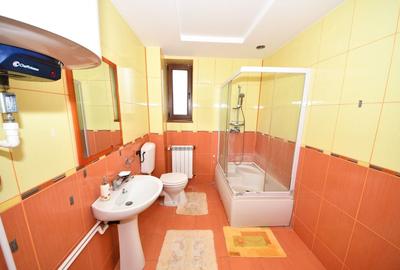 Casă individuală cu 6 camere cu Canalizare în Micro 17 - 46