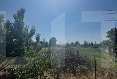 Casă cu 2 camere cu Teren 1326 Mp în Central