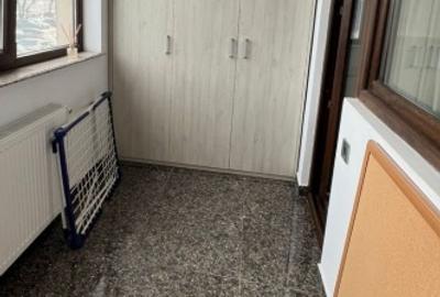 Apartament cu 2 camere decomandat în Tractorul - 3